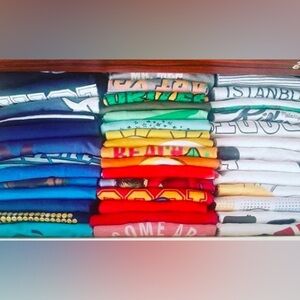 6 Graphic tee mystery box